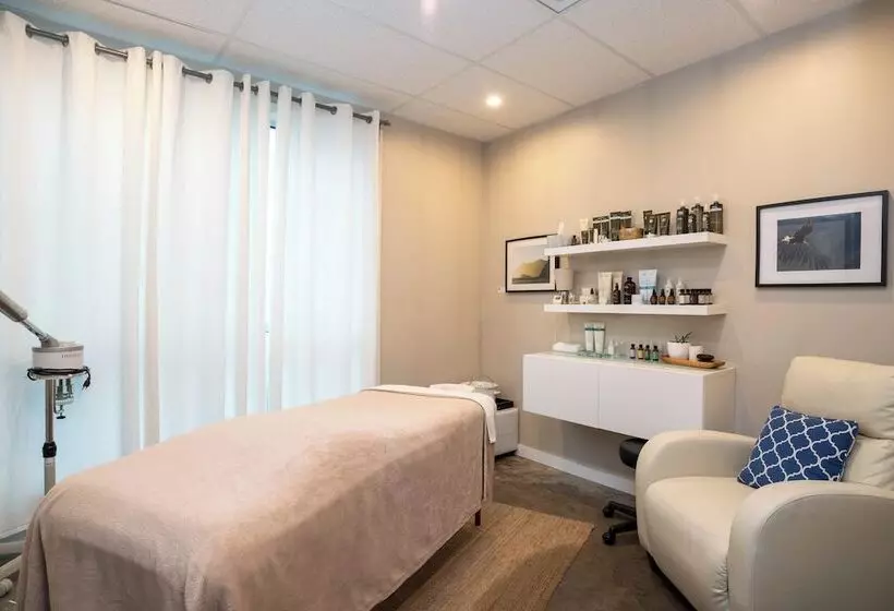 Sutton Place Hotel Revelstoke Mountain Resort