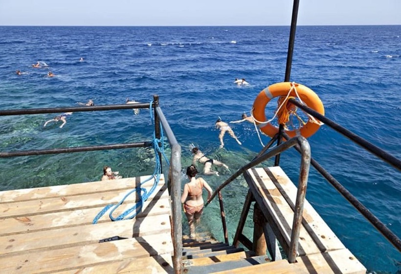 هتل Three Corners Sea Beach Resort