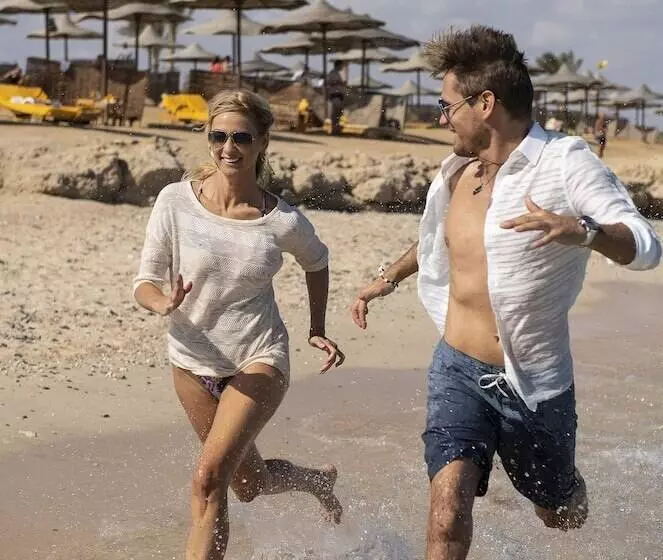 هتل Three Corners Sea Beach Resort