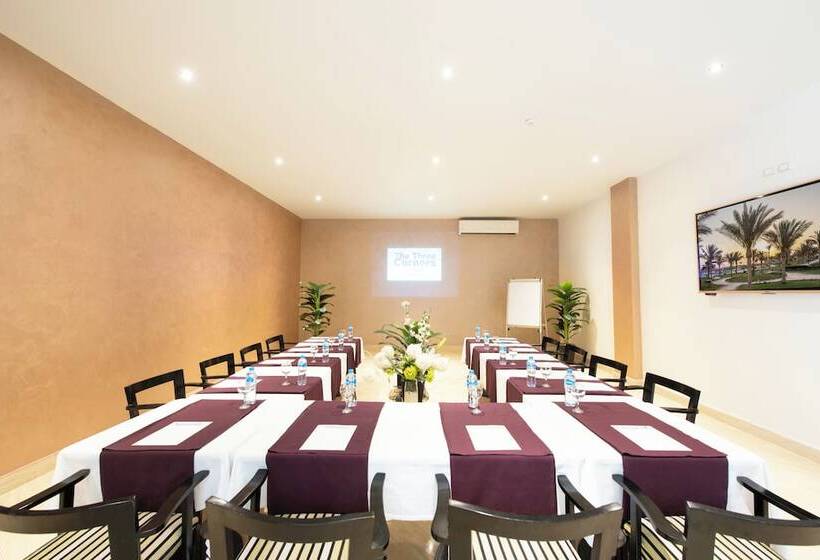 هتل Three Corners Sea Beach Resort