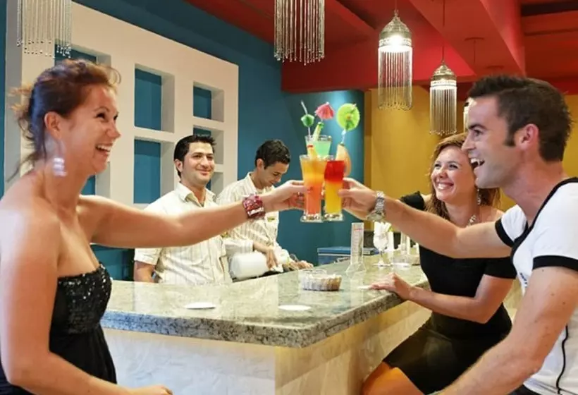 هتل Three Corners Sea Beach Resort