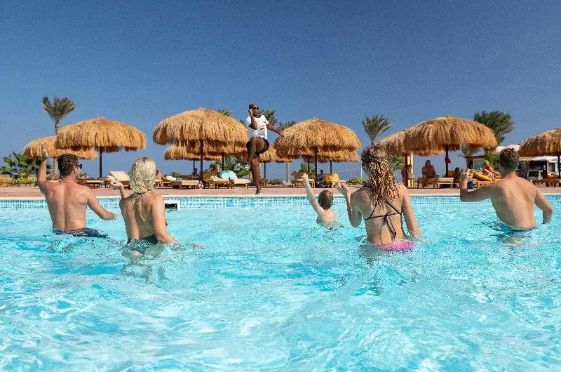 هتل Three Corners Sea Beach Resort