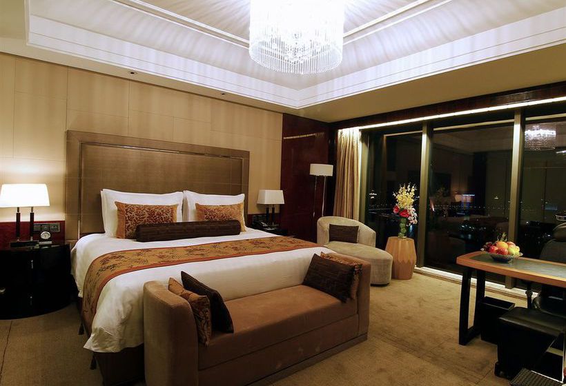 Отель Wyndham Bund East Shanghai