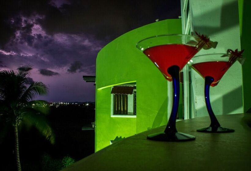 Suites & Hotel Punta Esmeralda