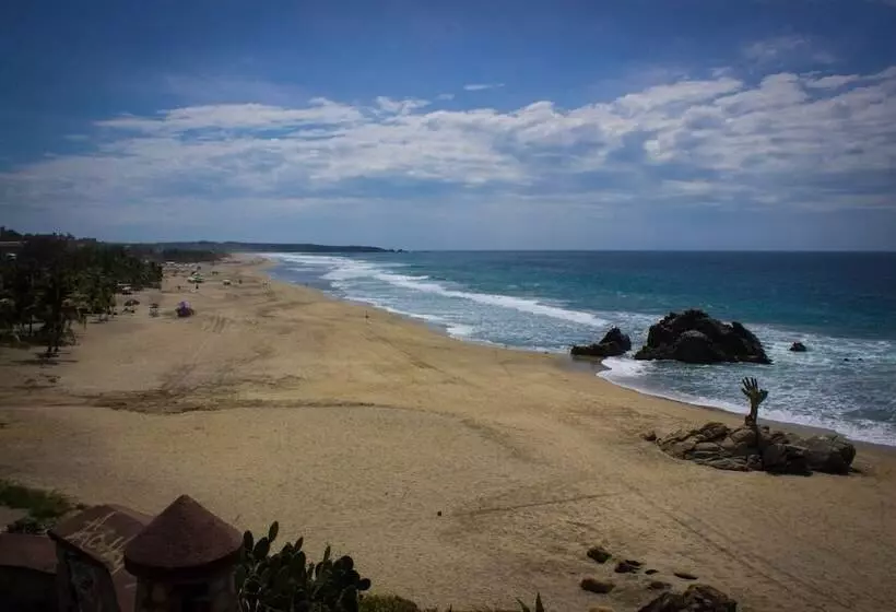 Suites & Hotel Punta Esmeralda