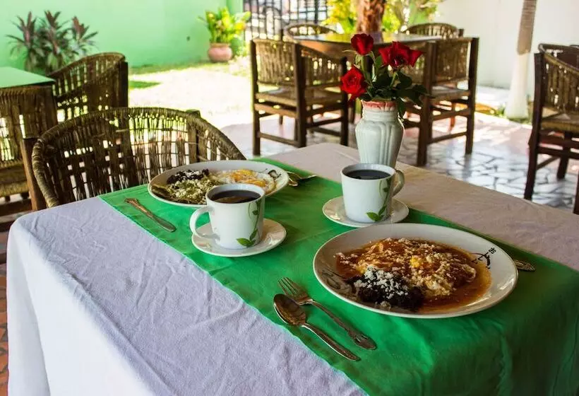 Suites & Hotel Punta Esmeralda