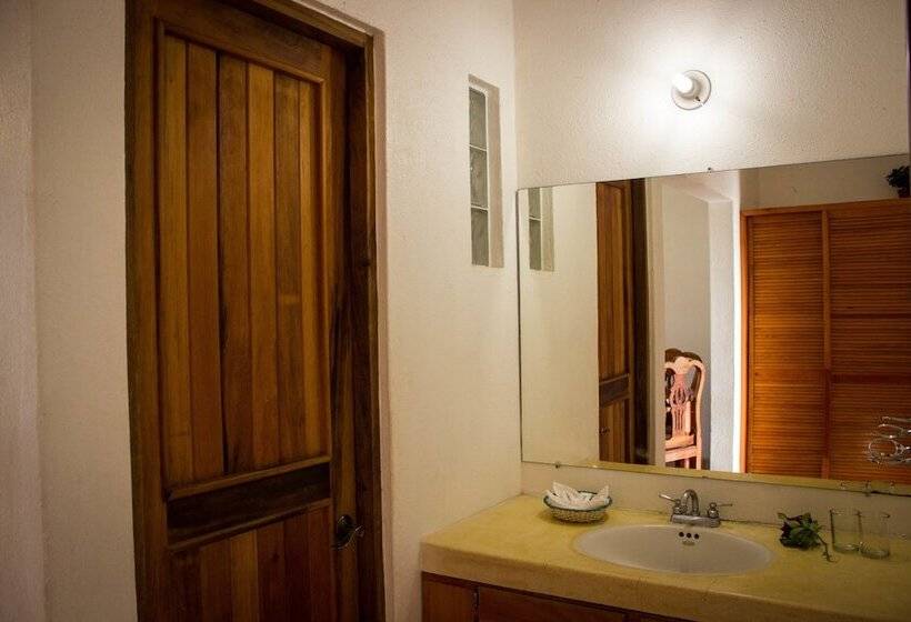 Suites & Hotel Punta Esmeralda