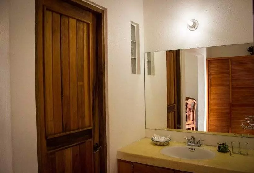 Suites & Hotel Punta Esmeralda