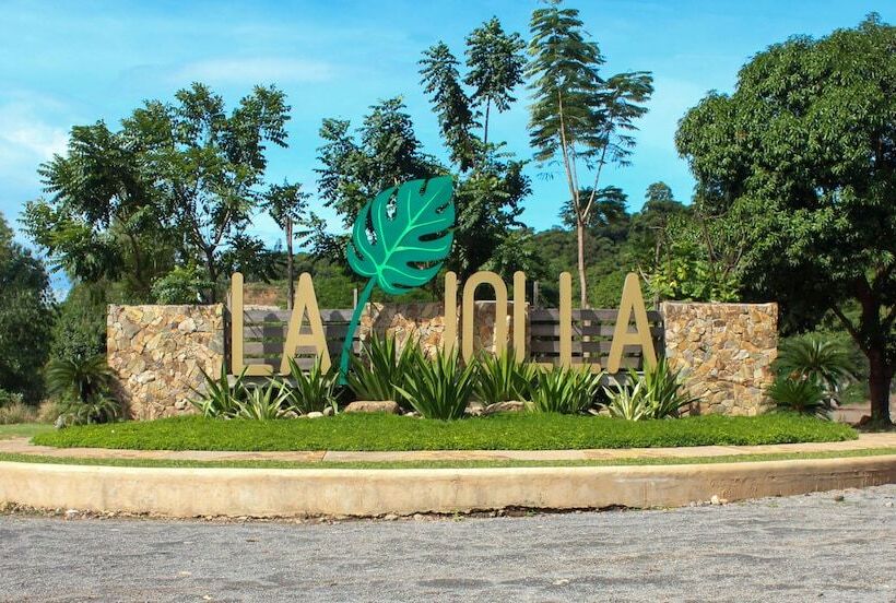 فندق La Jolla Luxury Beach Resort