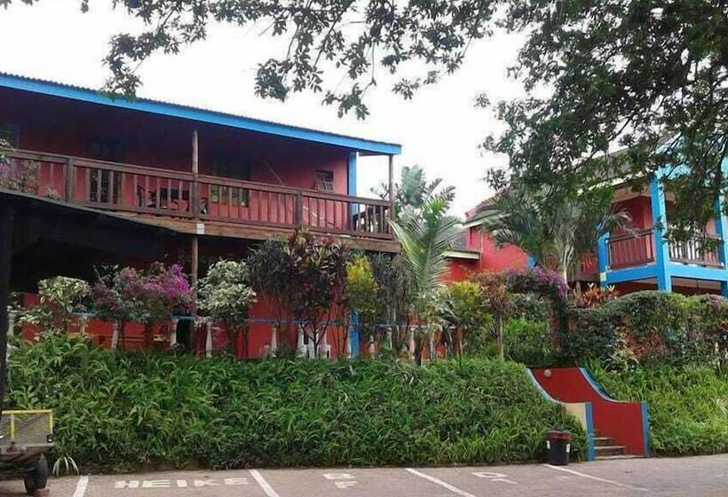 فندق Waves Lodge