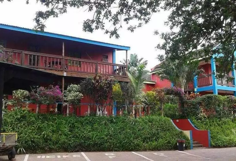 Hotel Waves Lodge