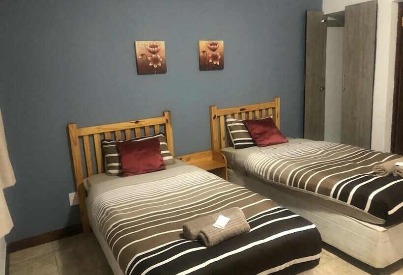 فندق Waves Lodge