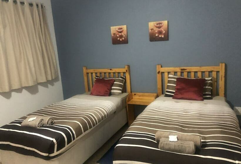 فندق Waves Lodge