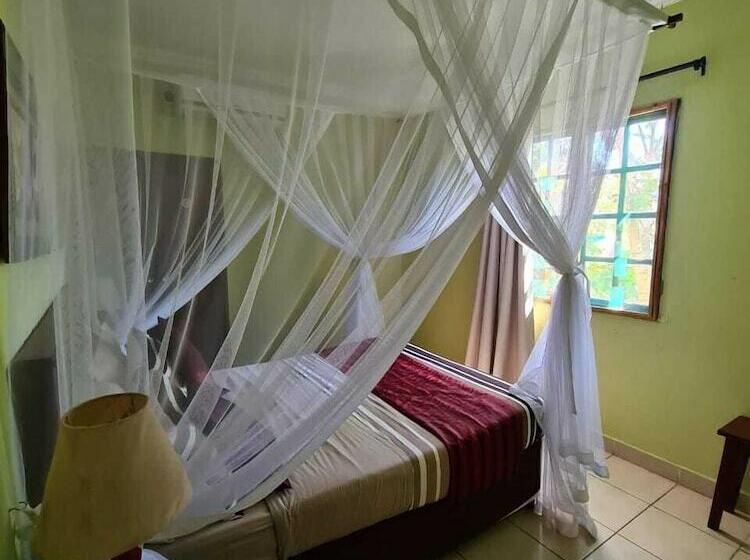 فندق Waves Lodge