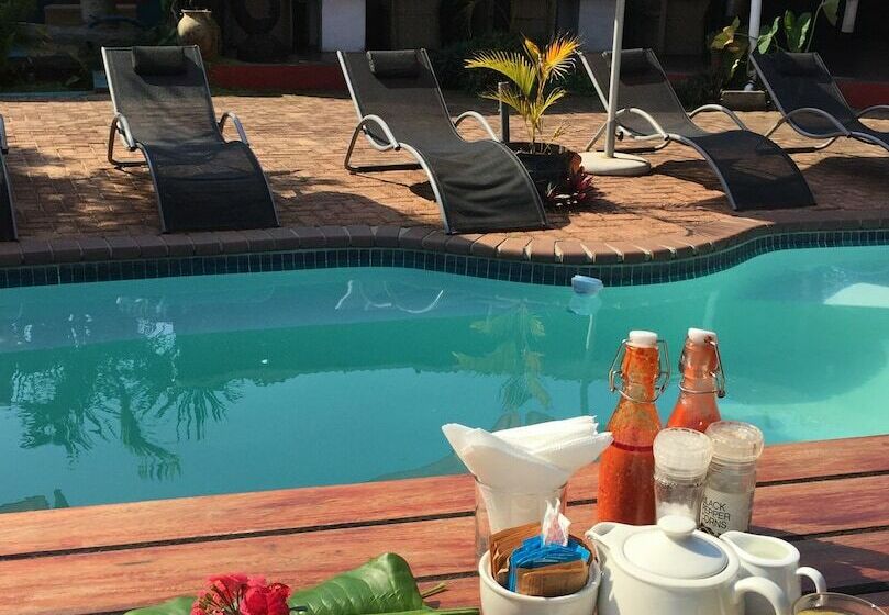 فندق Waves Lodge