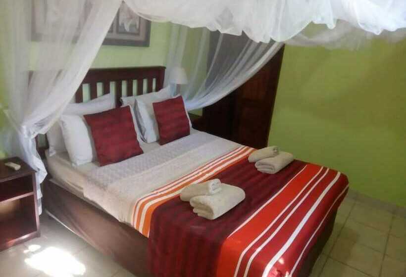 فندق Waves Lodge