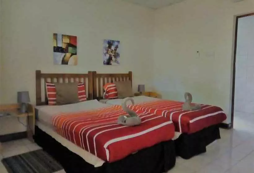Hotel Waves Lodge