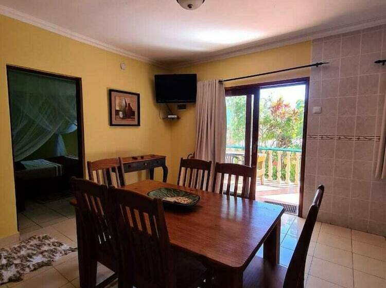 فندق Waves Lodge