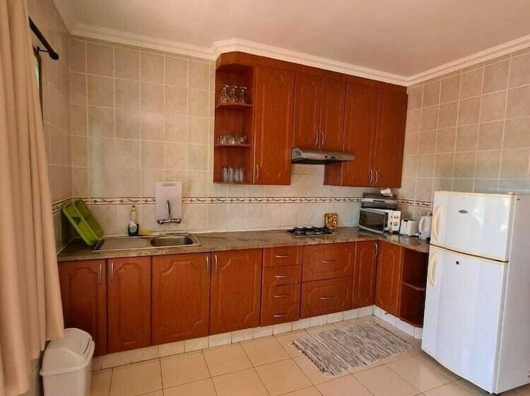 فندق Waves Lodge