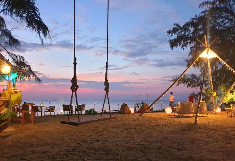 D Varee Mai Khao Beach Resort, Thailand
