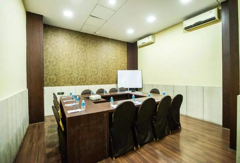 Bangalore Gate Hotel & Conferences