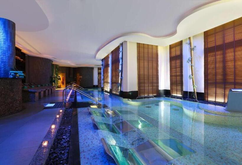 בית מלון כפרי Banyan Tree Samui