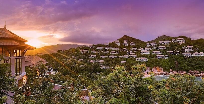 בית מלון כפרי Banyan Tree Samui