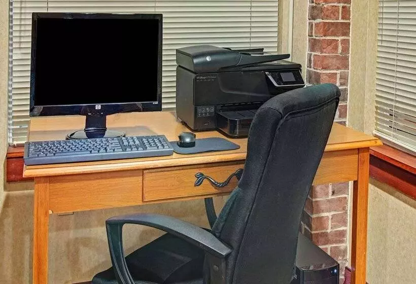 酒店 Baymont By Wyndham Indianapolis