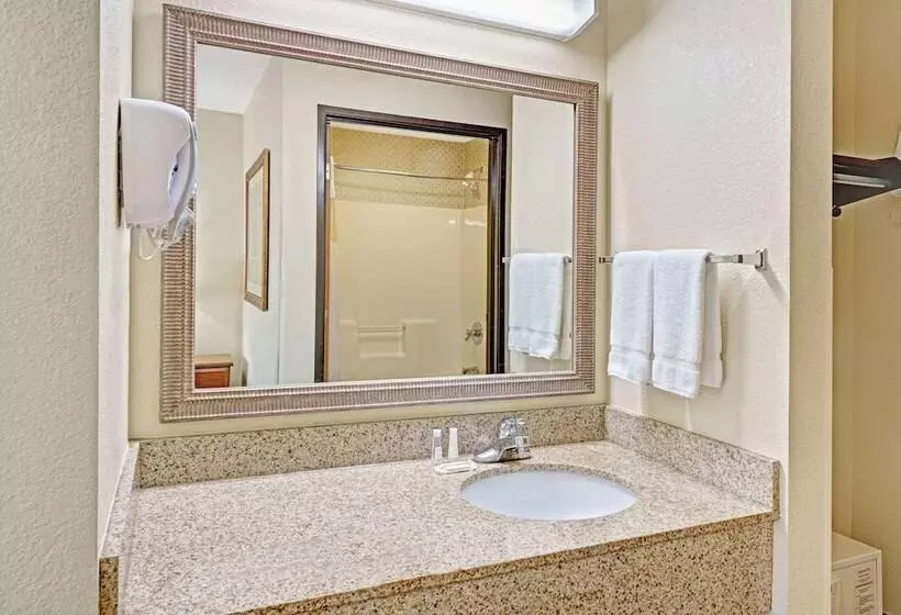 酒店 Baymont By Wyndham Indianapolis