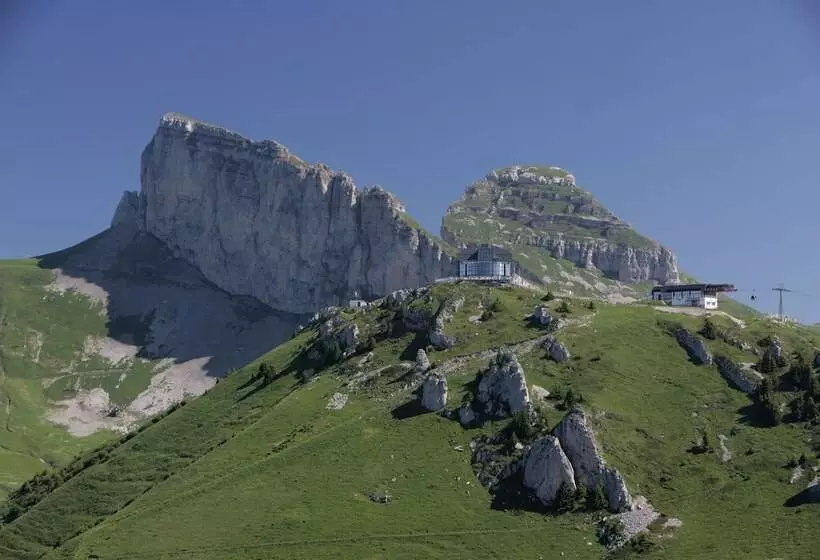 هتل Castel Club Leysin Parc Resort