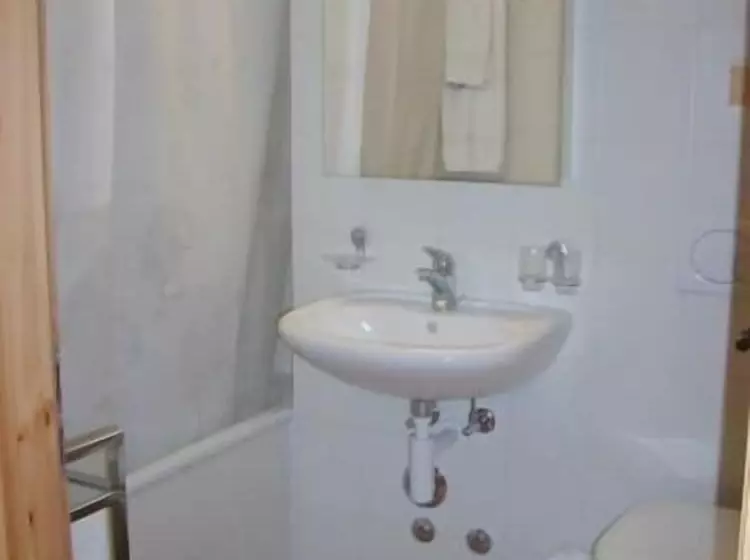 هتل Castel Club Leysin Parc Resort