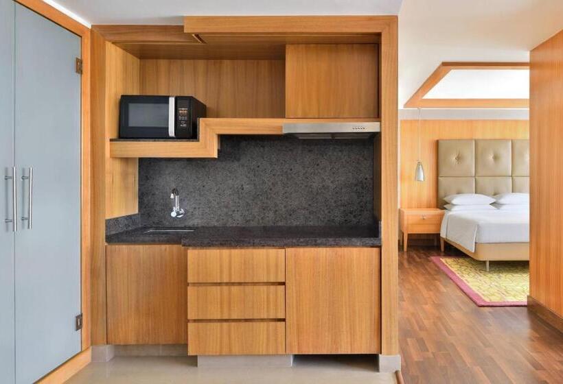 בית מלון כפרי Courtyard By Marriott Chennai