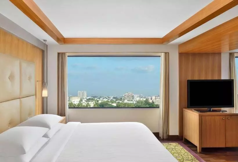 Hotel Courtyard By Marriott Chennai