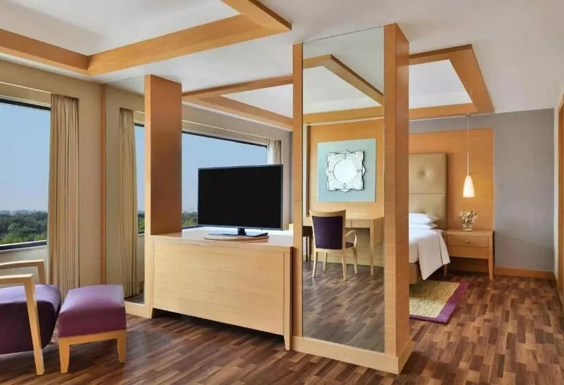 Hotel Courtyard By Marriott Chennai