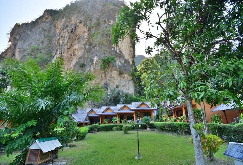 Отель Diamond Cave Resort