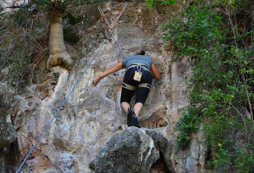 Отель Diamond Cave Resort