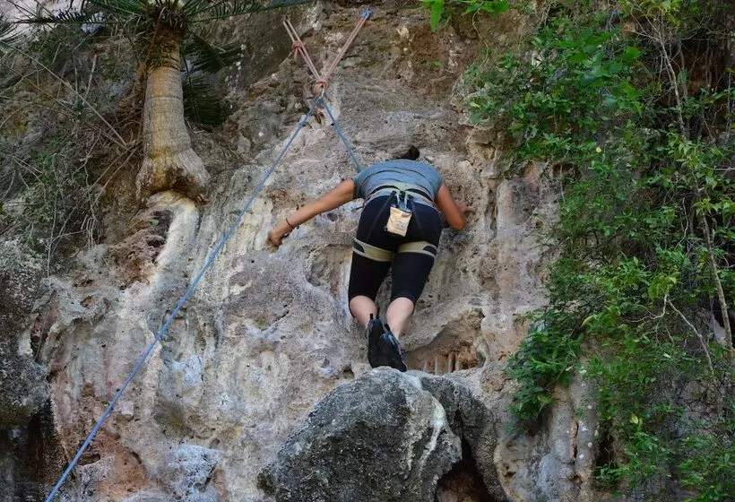 בית מלון כפרי Diamond Cave Resort