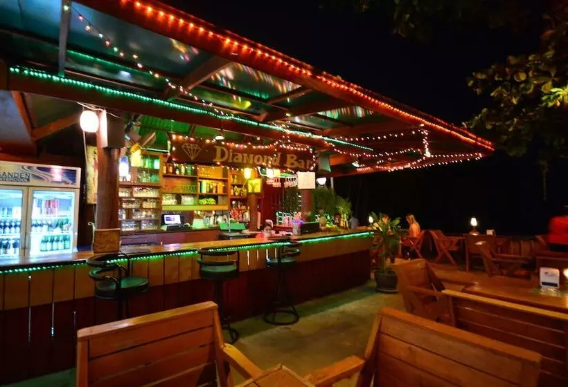 בית מלון כפרי Diamond Cave Resort