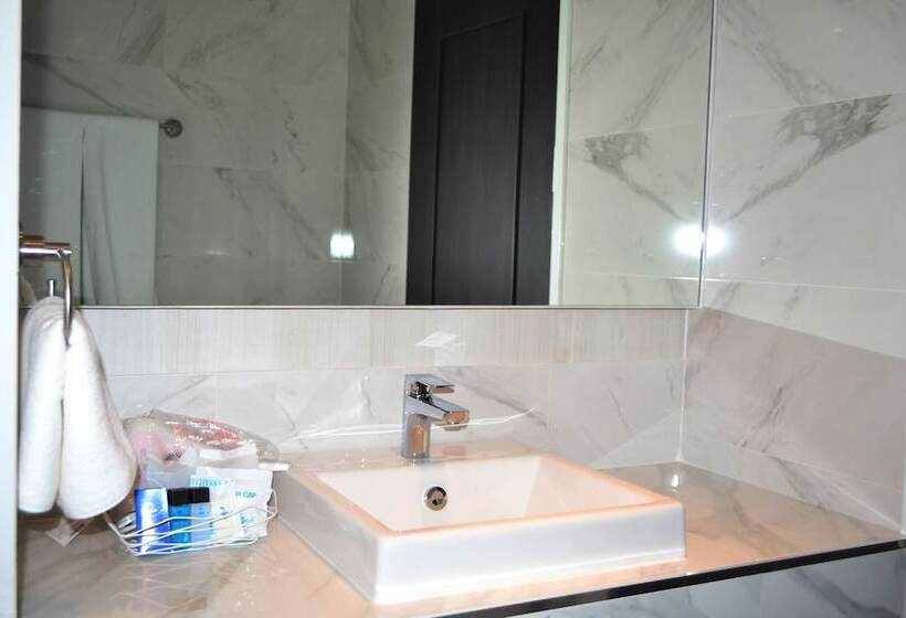 Flipper Lodge Hotel   Sha Extra Plus