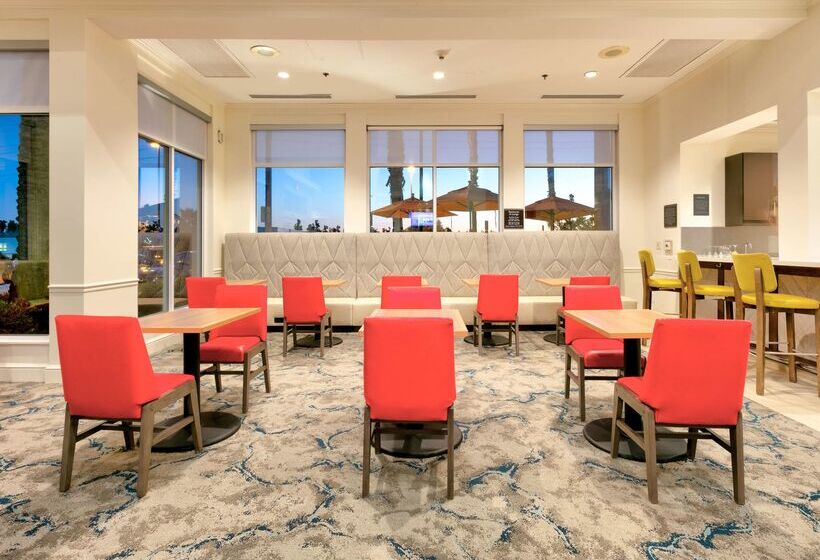Отель Hilton Garden Inn Irvine East/lake Forest
