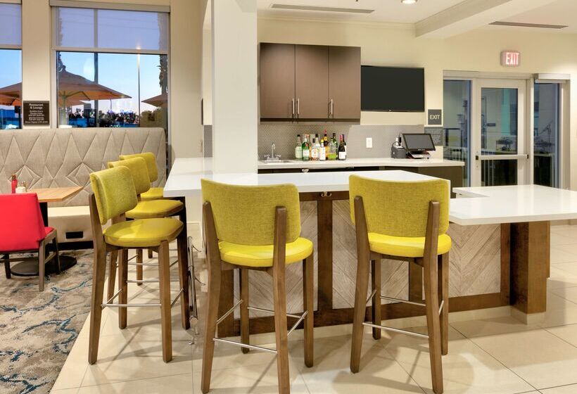 Отель Hilton Garden Inn Irvine East/lake Forest