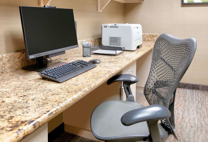 Отель Hilton Garden Inn Irvine East/lake Forest