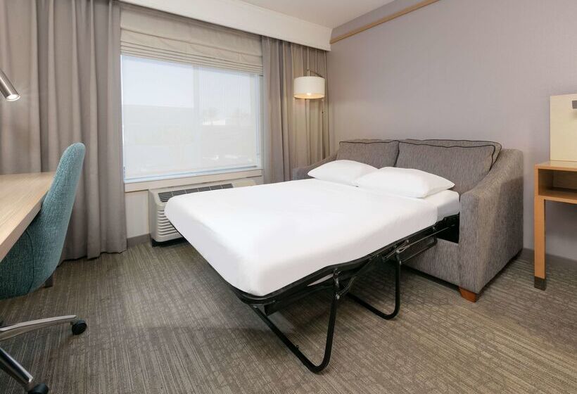 Отель Hilton Garden Inn Irvine East/lake Forest