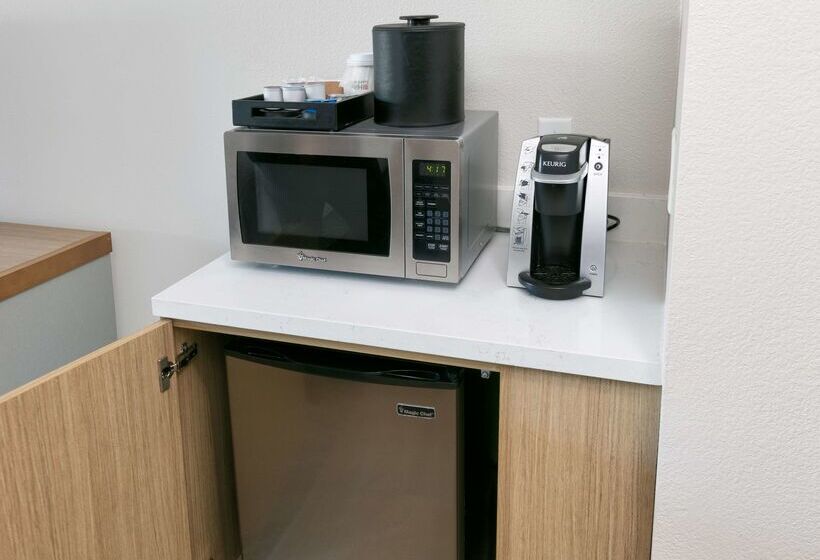 Отель Hilton Garden Inn Irvine East/lake Forest