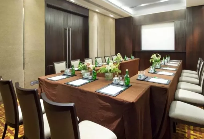 Hotel Holiday Inn Mumbai International Airport, An Ihg