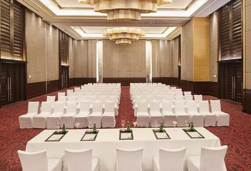 Hotel Holiday Inn Mumbai International Airport, An Ihg