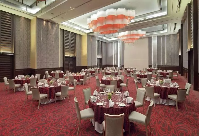 Hotel Holiday Inn Mumbai International Airport, An Ihg