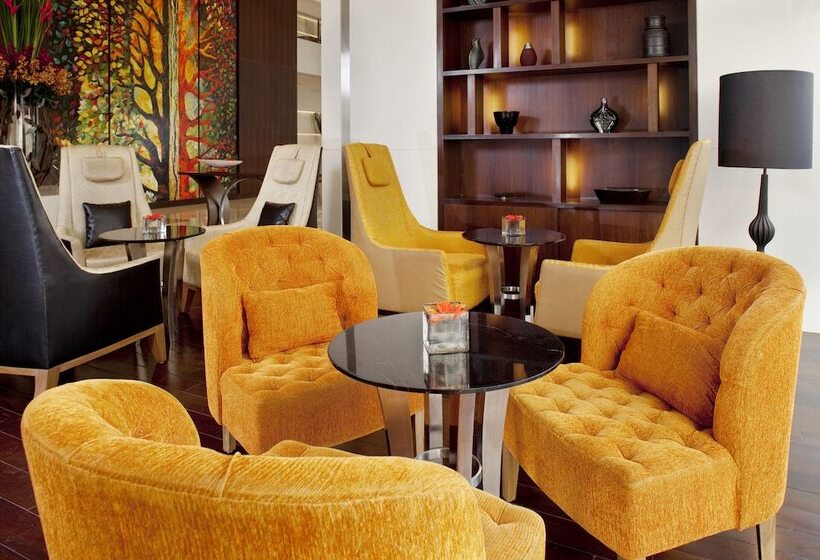 호텔 Holiday Inn Mumbai International Airport, An Ihg