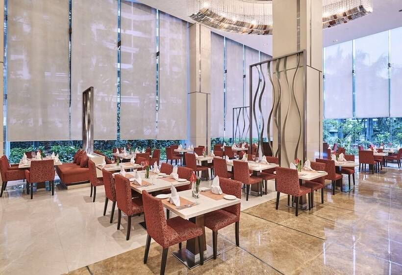 호텔 Holiday Inn Mumbai International Airport, An Ihg