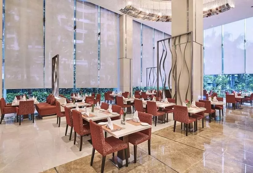 Hotel Holiday Inn Mumbai International Airport, An Ihg